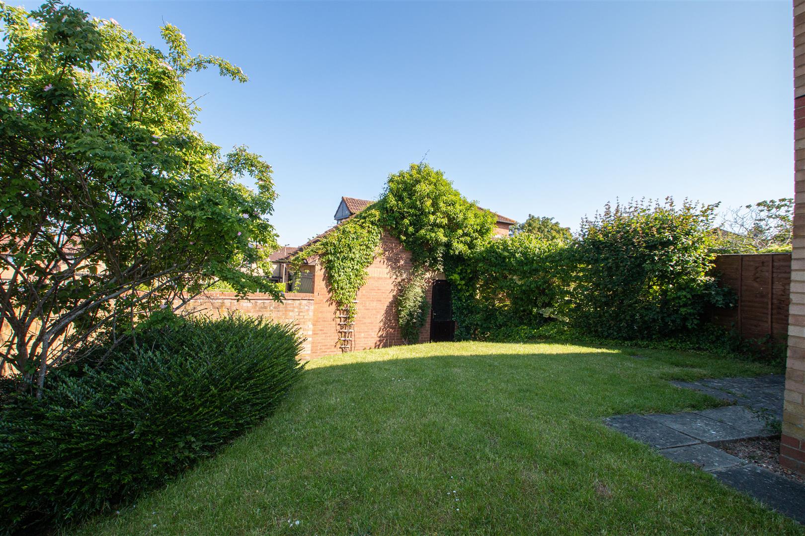 Parsley Close, Walnut Tree, Milton Keynes